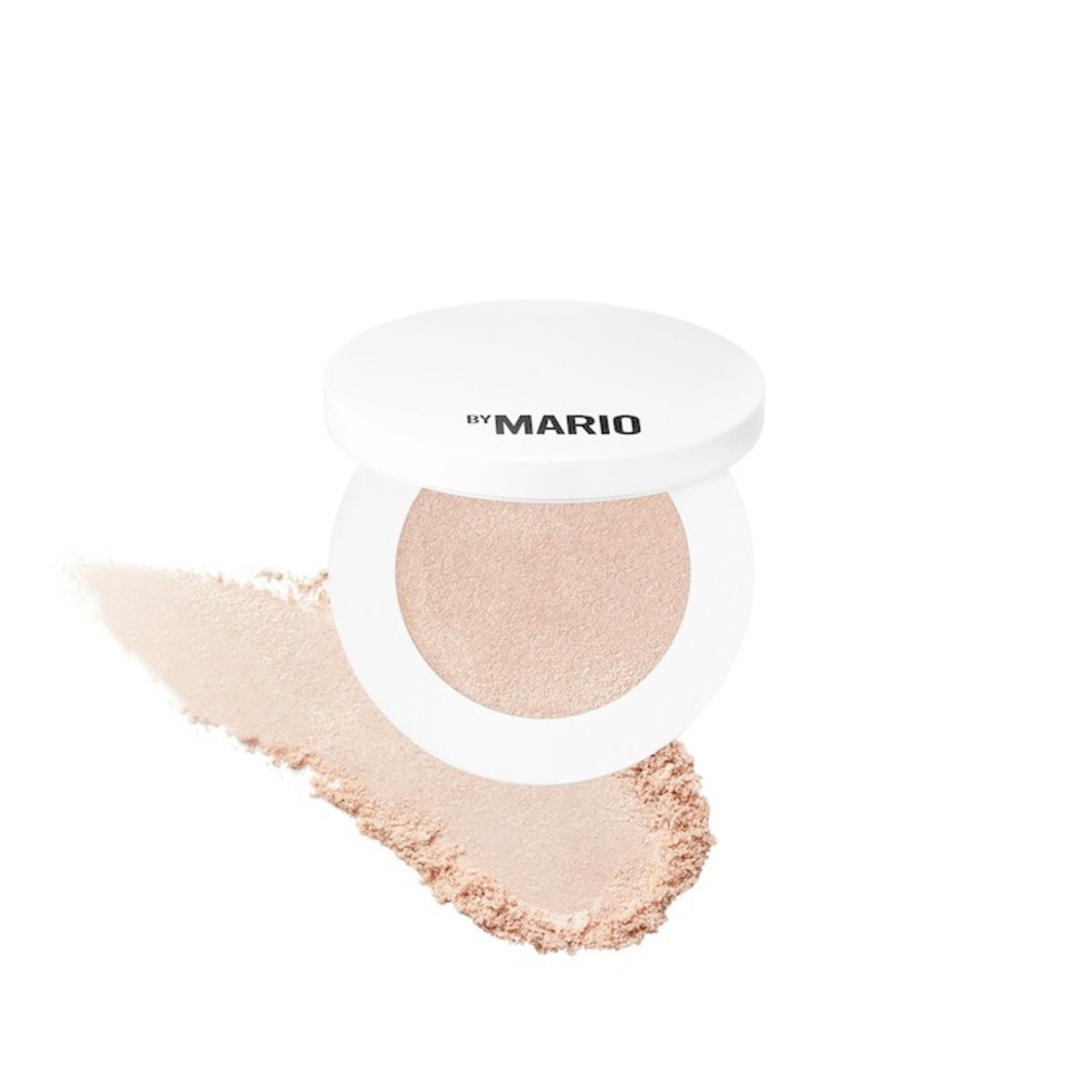 MAKEUP BY MARIO 
Soft Glow Highlighter: Pearl